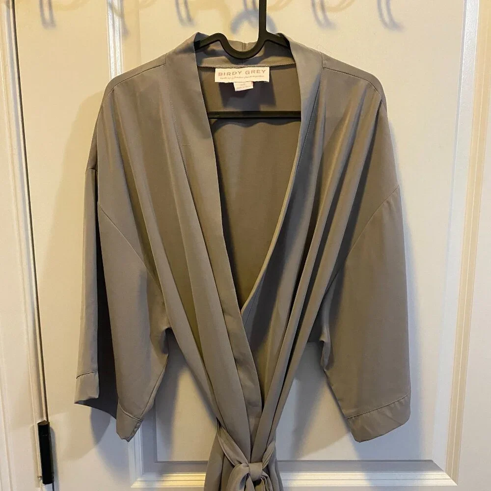 Birdy Grey Robe - Picture 2 of 8